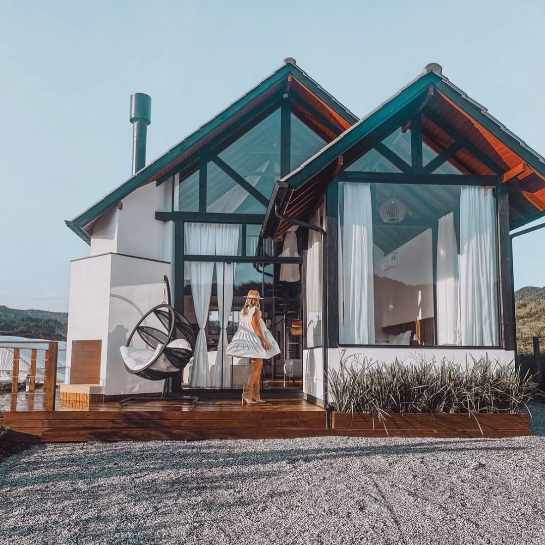 new chalet in taquaras with jacuzzi and fireplace, 4 people capacity, modern amenities, warm atmosphere